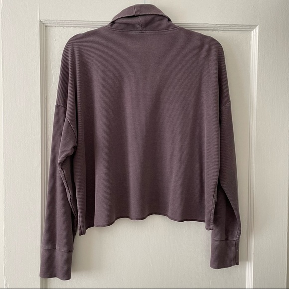 American Eagle Cropped Long Sleeve Mock Neck - Picture 2 of 8
